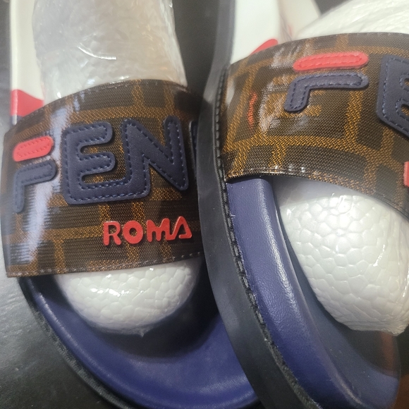 FENDI SLIDES - Picture 5 of 8